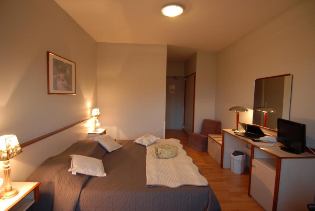 Hotel Bellevue Châtel-Guyon Pokoj fotografie